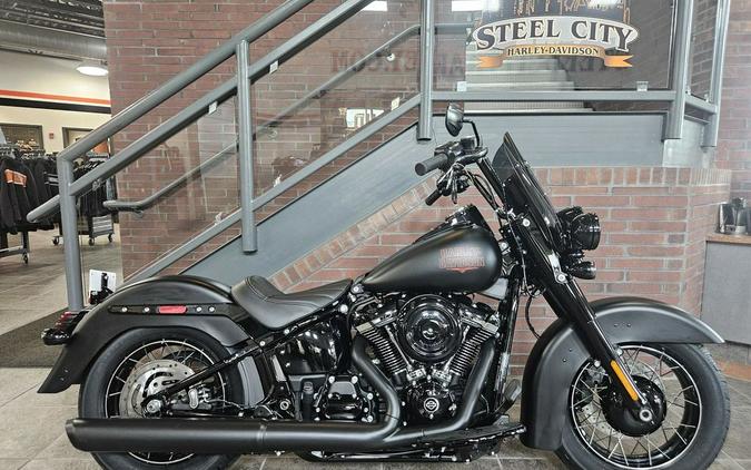 2026 Harley-Davidson® FLHD - Deadwood™