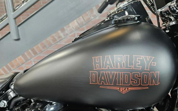 2026 Harley-Davidson® FLHD - Deadwood™
