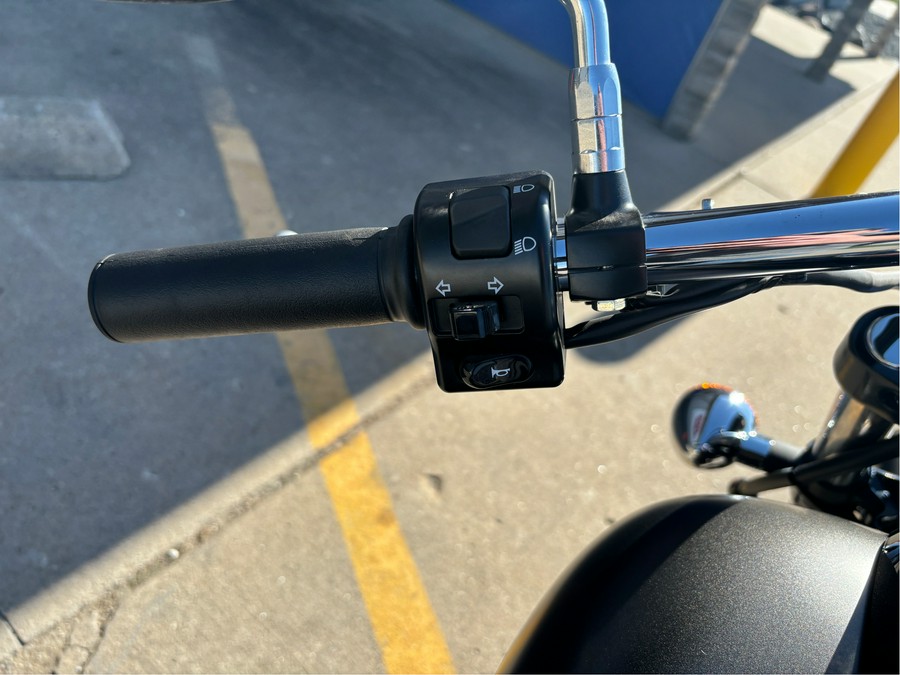 2024 Kawasaki Vulcan 900 Custom