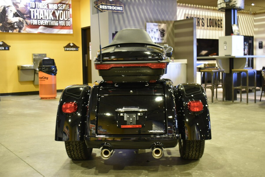 2022 Harley-Davidson Tri Glide Ultra FLHTCUTG