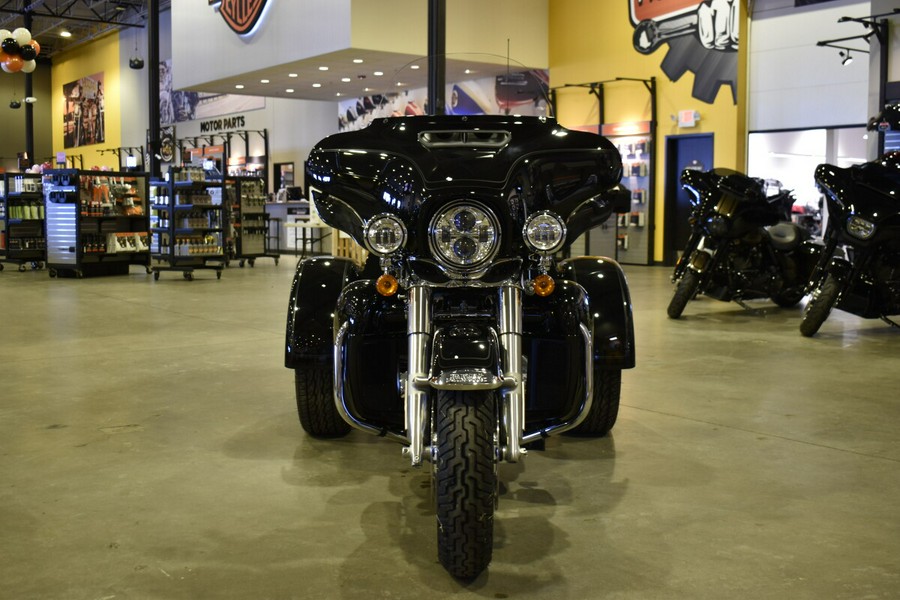 2022 Harley-Davidson Tri Glide Ultra FLHTCUTG