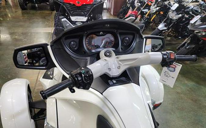 2014 Can-Am Spyder® RT SE6