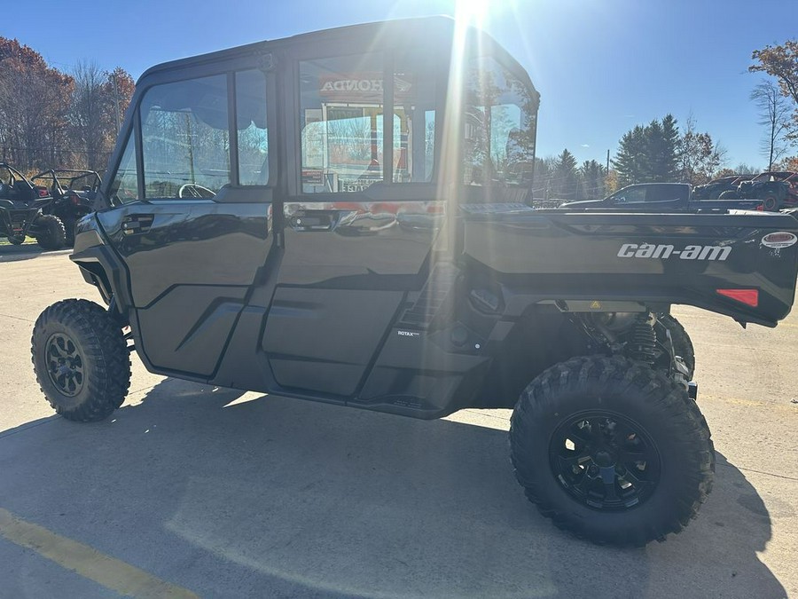 2026 Can-Am® Defender MAX XT CAB HD11 With 10.25 in.display