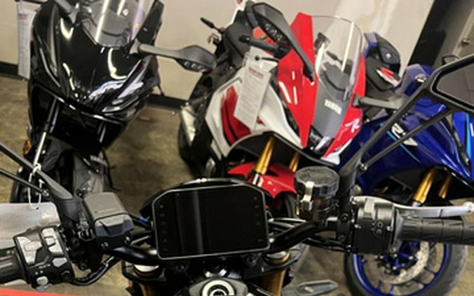 2026 Kawasaki Z1100 SE ABS