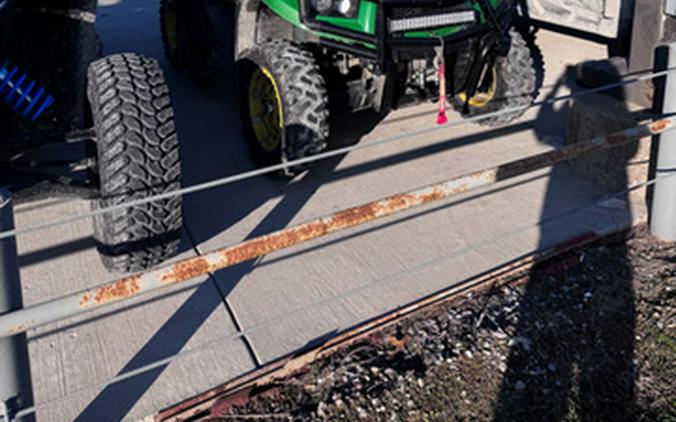 2019 John Deere XUV590M