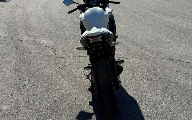 2023 Kawasaki Ninja® 650 Pearl Robotic White/Metallic Matte Graystone