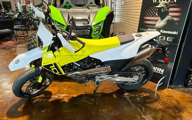 2026 Husqvarna 701 Supermoto