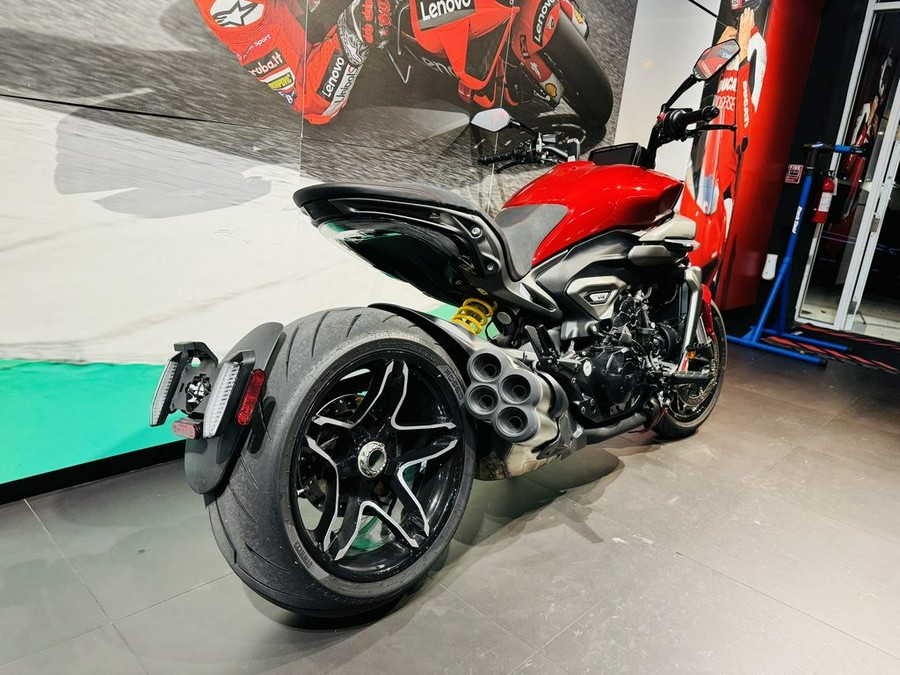 2026 Ducati XDiavel V4 Burning Red