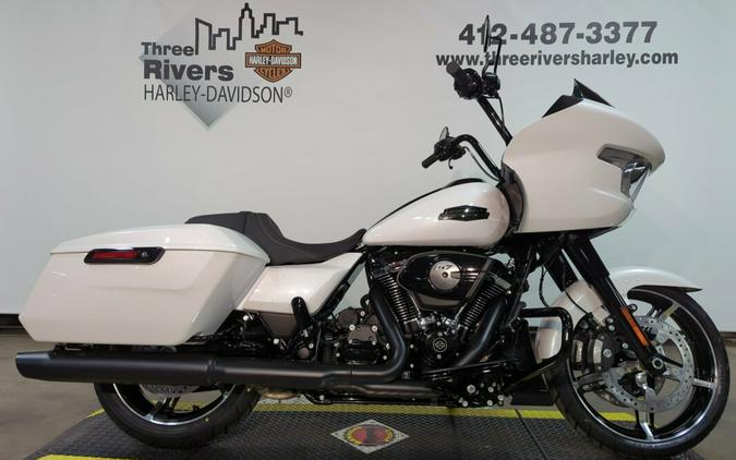 2024 Harley-Davidson® Road Glide® White Onyx Pearl – Black Finish