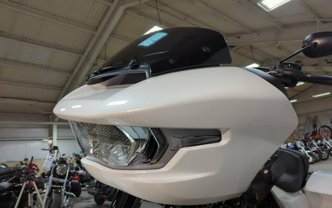 2024 Harley-Davidson® Road Glide® White Onyx Pearl – Black Finish