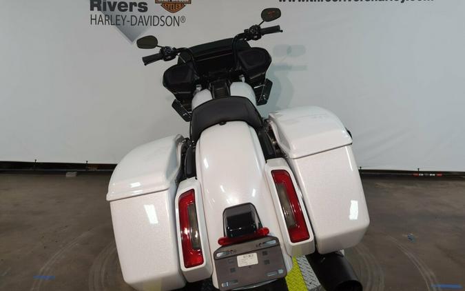 2024 Harley-Davidson® Road Glide® White Onyx Pearl – Black Finish