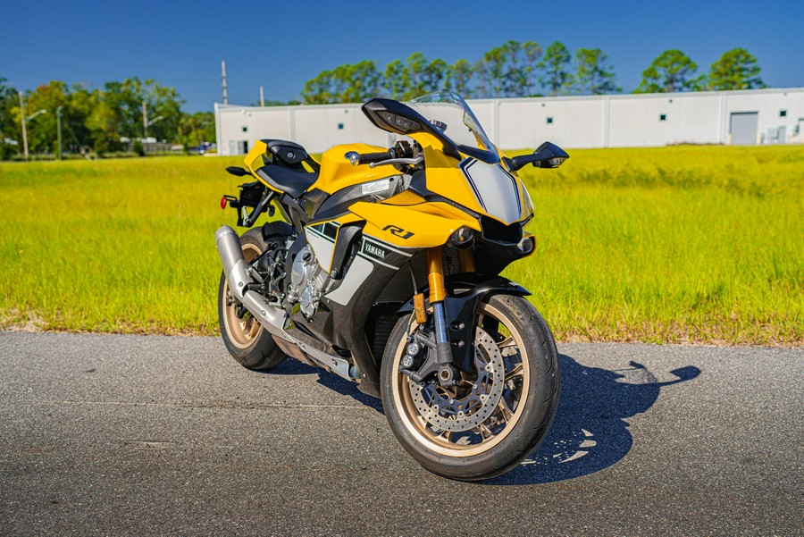 2016 Yamaha YZF-R1