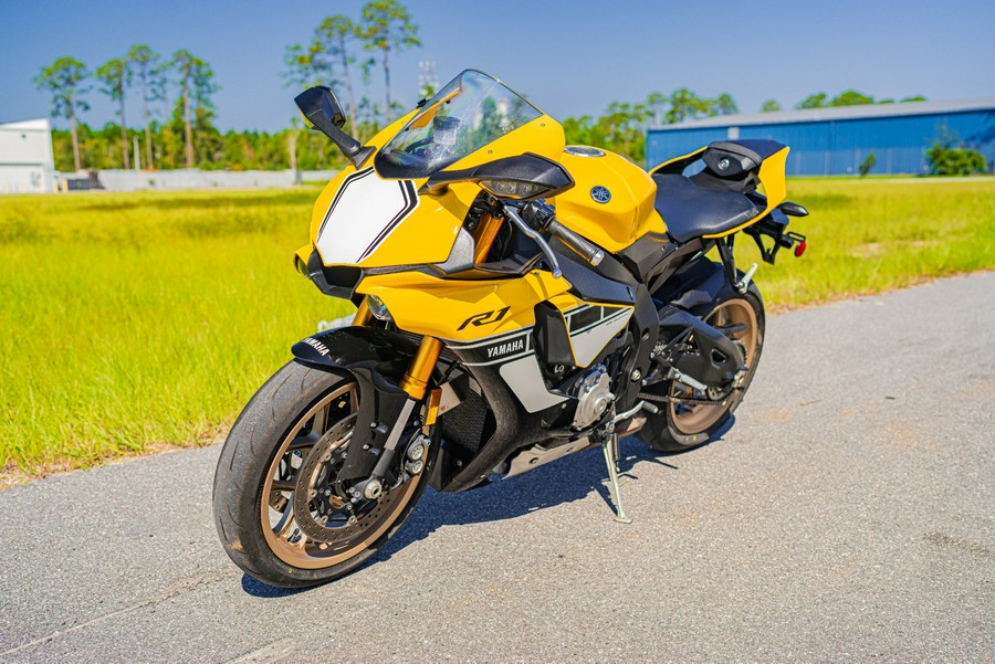 2016 Yamaha YZF-R1