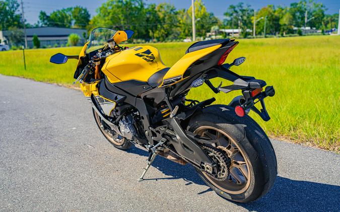 2016 Yamaha YZF-R1