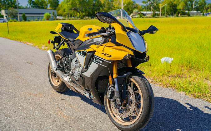 2016 Yamaha YZF-R1