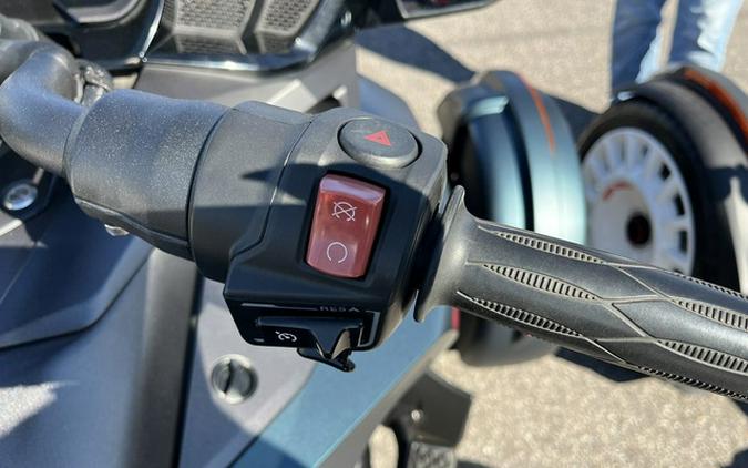 2023 Can-Am Spyder F3 Limited Dark Wheels