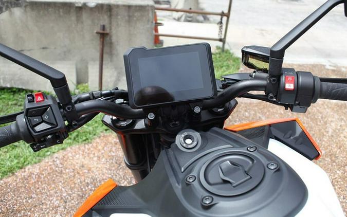 2027 KTM 990 Duke
