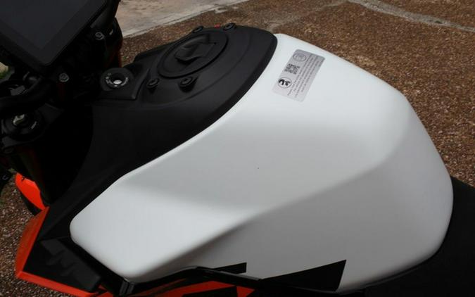 2027 KTM 990 Duke