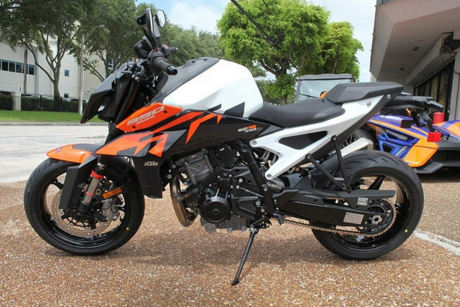 2027 KTM 990 Duke