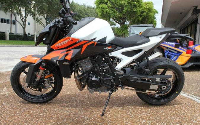 2027 KTM 990 Duke