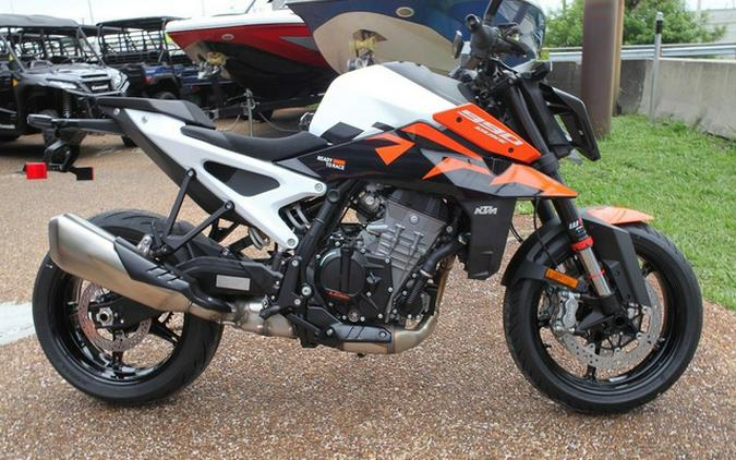 2027 KTM 990 Duke