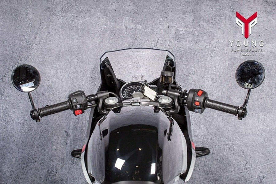2026 Triumph Thruxton 400 Phantom Black / Aluminium Silver