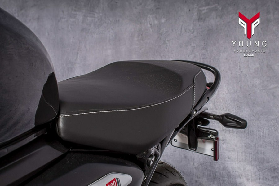 2026 Triumph Thruxton 400 Phantom Black / Aluminium Silver