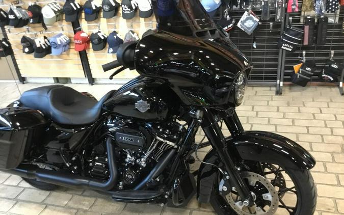 2022 Harley-Davidson Street Glide Special Vivid Black - Black Finish