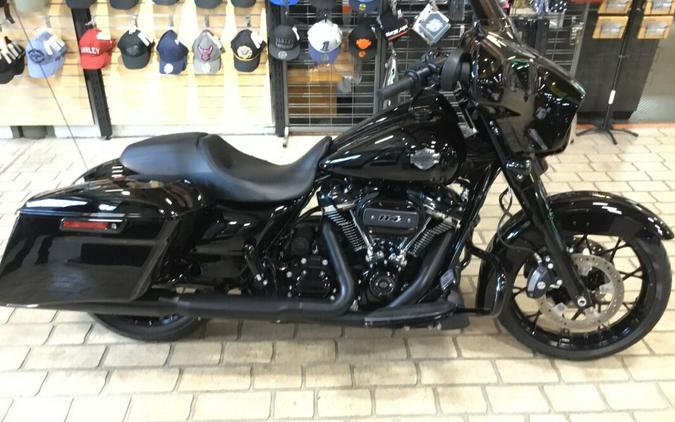 2022 Harley-Davidson Street Glide Special Vivid Black - Black Finish