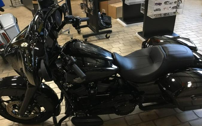 2022 Harley-Davidson Street Glide Special Vivid Black - Black Finish