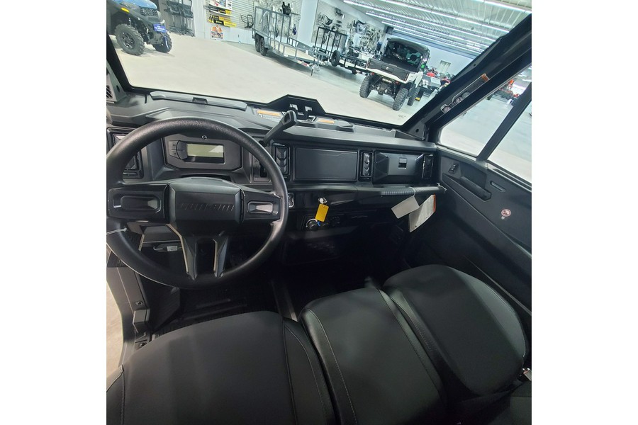 2026 Can-Am Defender MAX XT CAB HD11