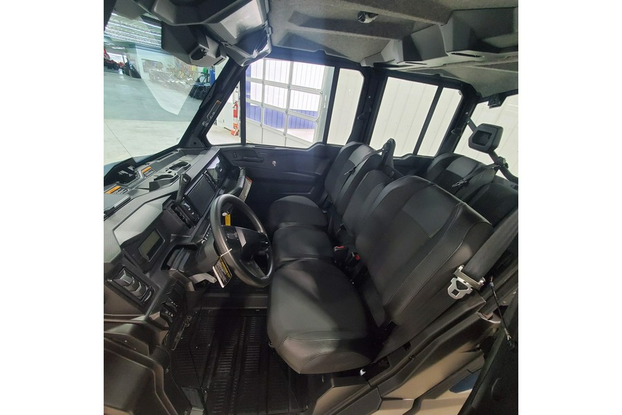 2026 Can-Am Defender MAX XT CAB HD11