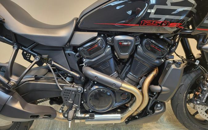 2025 Harley-Davidson Pan America® 1250 ST Vivid Black RA1250ST
