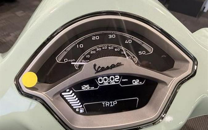 2025 Vespa Primavera 50 Batik
