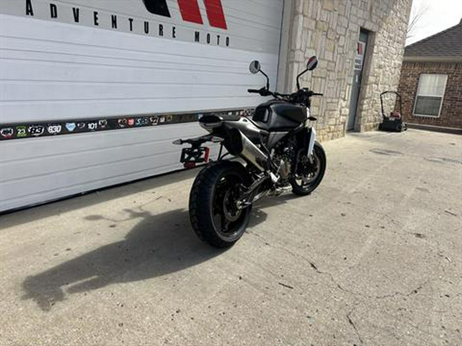 2025 Husqvarna Svartpilen 801