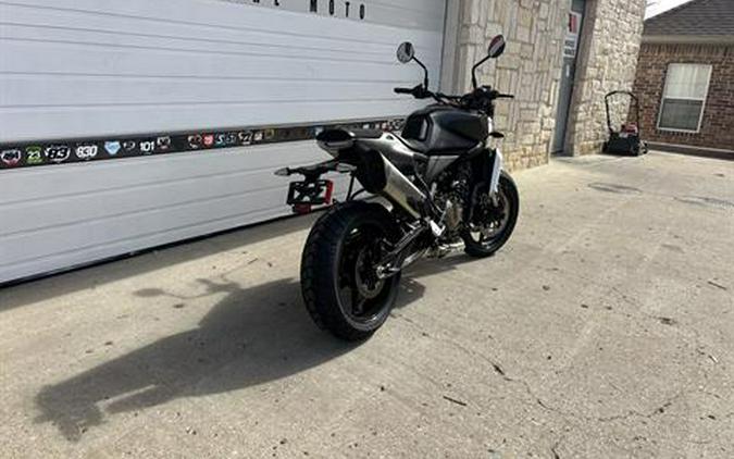 2025 Husqvarna Svartpilen 801