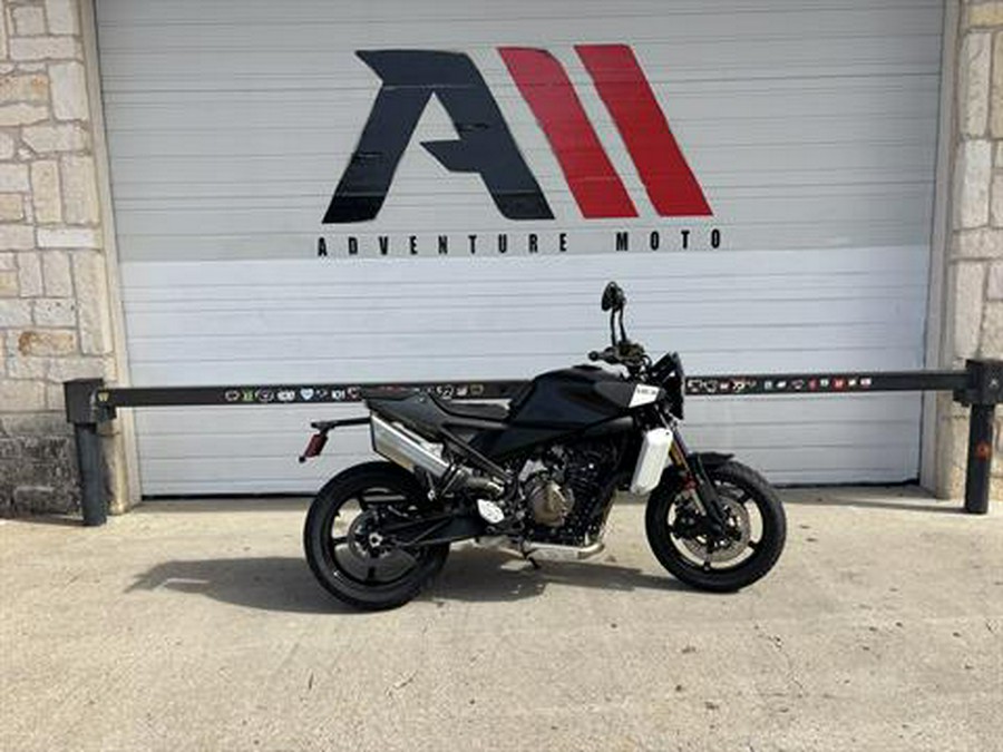 2025 Husqvarna Svartpilen 801