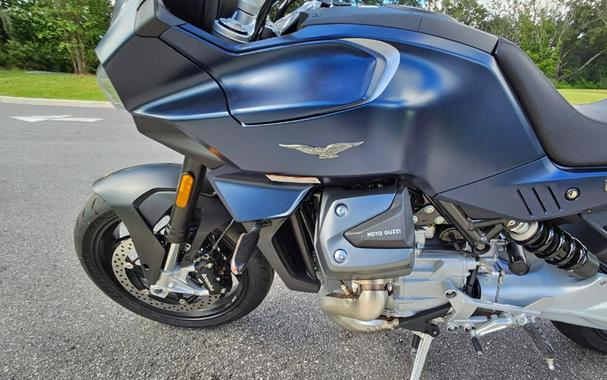 2025 Moto Guzzi V100 Mandello