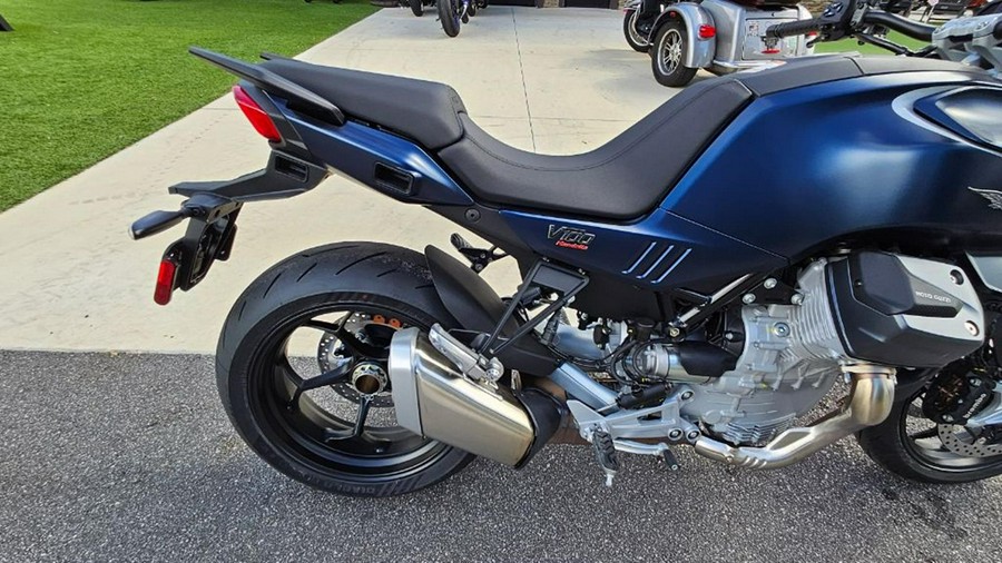 2025 Moto Guzzi V100 Mandello