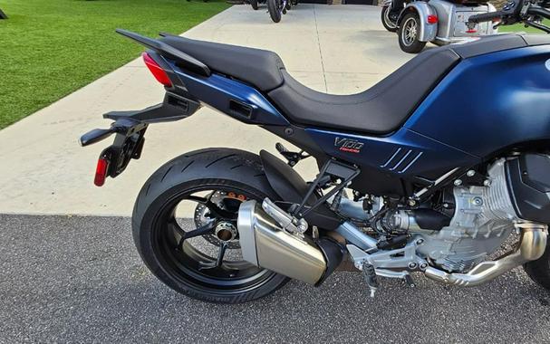 2025 Moto Guzzi V100 Mandello