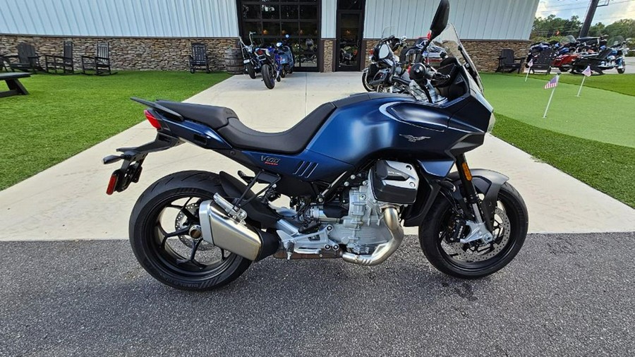 2025 Moto Guzzi V100 Mandello