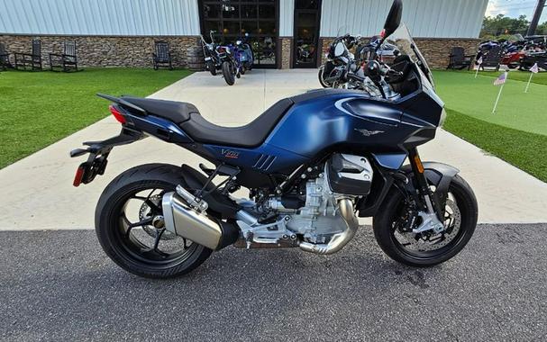 2025 Moto Guzzi V100 Mandello