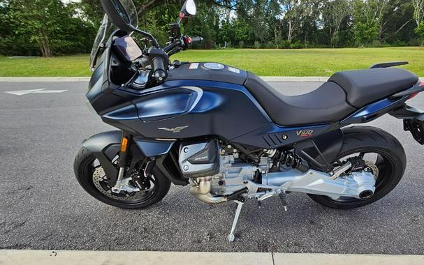 2025 Moto Guzzi V100 Mandello