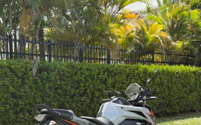 2023 KTM 790 Duke
