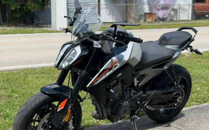 2023 KTM 790 Duke