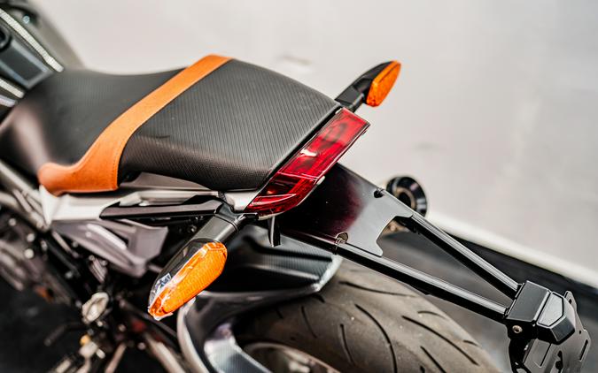 2023 Indian FTR R Carbon