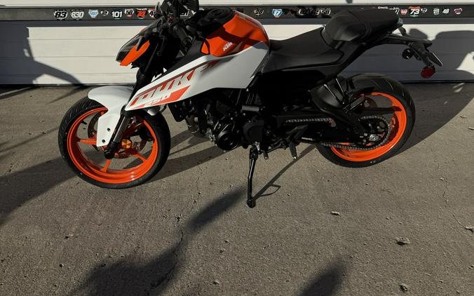 2024 KTM 250 Duke