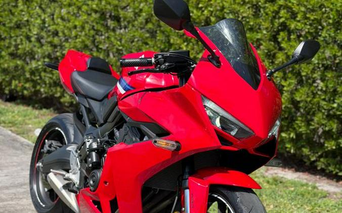 2025 Honda CB650R E-Clutch