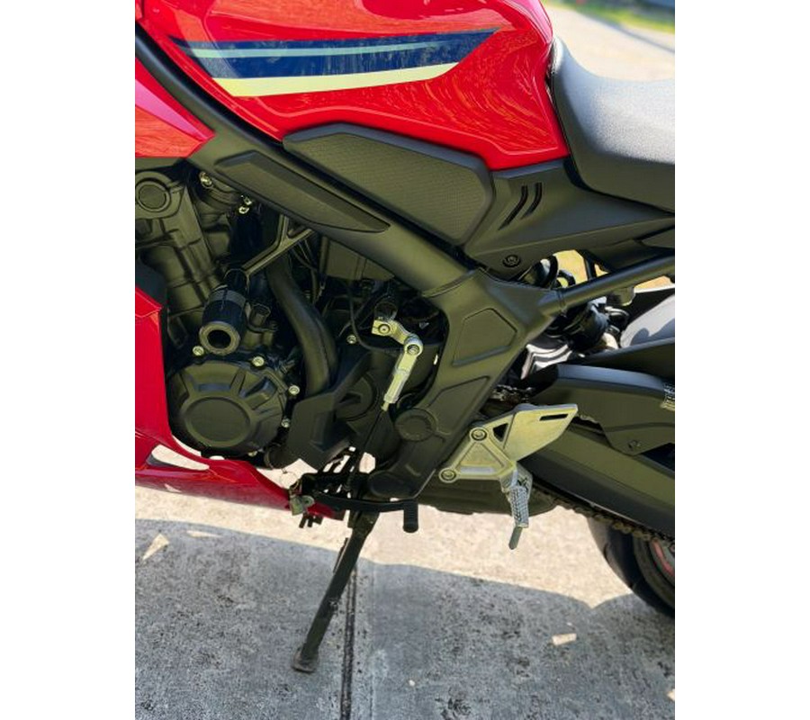 2025 Honda CB650R E-Clutch