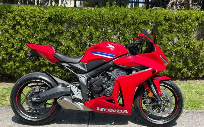 2025 Honda CB650R E-Clutch